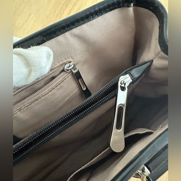 Burberry Tote Bag - Picture 5 of 17